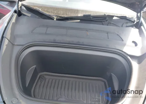 2023 Tesla Model Y Awd/Long Range Dual Motor All-Wheel Drive z USA, uszkodzony, nr VIN 7SAYGDEE4PA207528